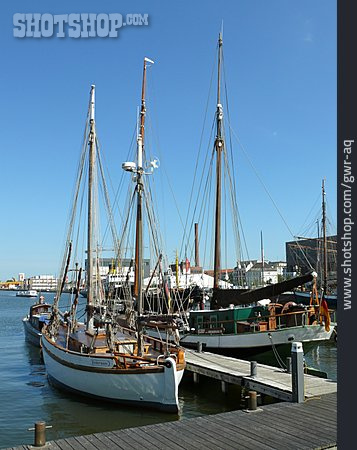 
                Alter Hafen, Segelboot, Bremerhaven                   