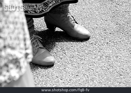 
                Schuh, Tracht, Folklore                   