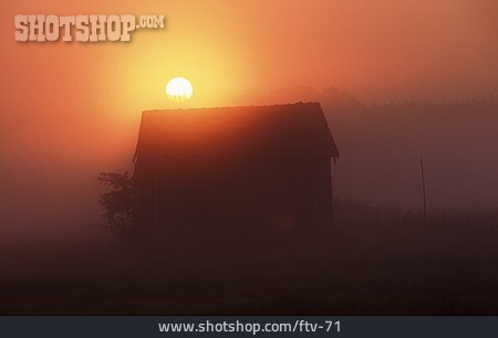 
                Sonnenaufgang, Hütte                   