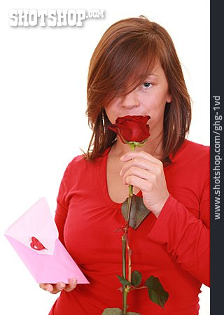
                Valentinstag, Liebesbrief, Rote Rose, Riechen                   