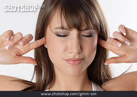 
                Junge Frau, Streß & Belastung, Ohren Zuhalten                   