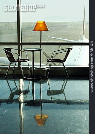 
                Flughafen, Stuhl, Tisch, Wartezone                   
