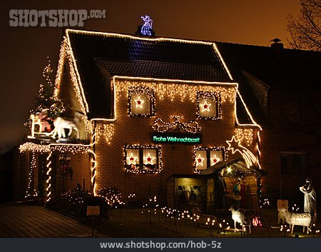 
                Christmas, Kitsch, Christmas Decorations, Energy Waste                   