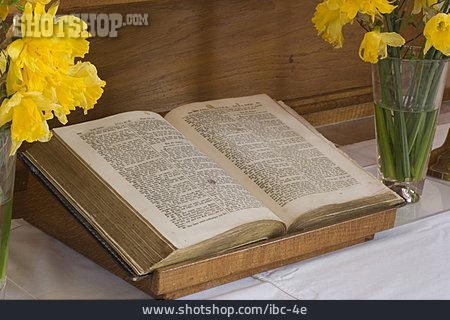 
                Altar, Bibel                   