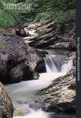 
                Wasserfall, Wildbach                   