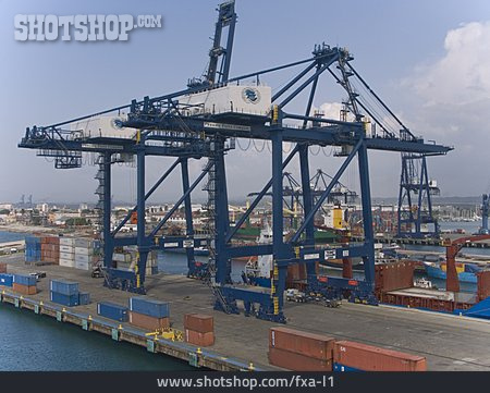 
                Containerhafen, Containerterminal                   