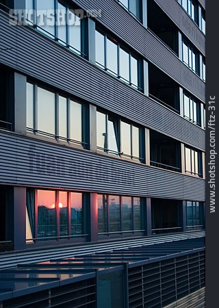 
                Bürogebäude, Fassade, Wien                   