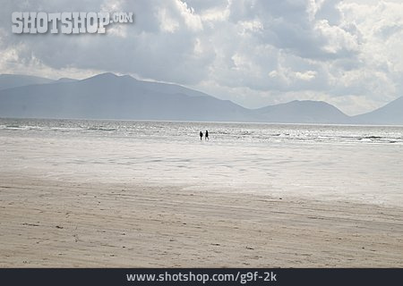 
                Strandspaziergang, Irland                   