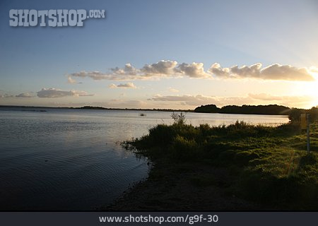 
                See, Irland, Lough Ennell                   