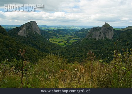 
                Frankreich, Zentralmassiv, Auvergne, Monts Dore                   
