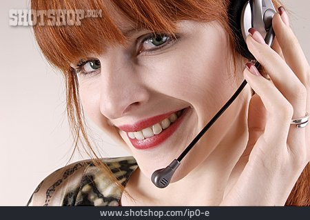 
                Junge Frau, Kommunikation, Telefonieren, Sprechgarnitur                   
