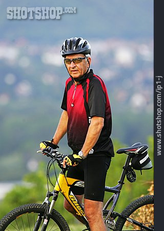 
                Sport & Fitness, Aktiver Senior, Fahrradfahrer                   