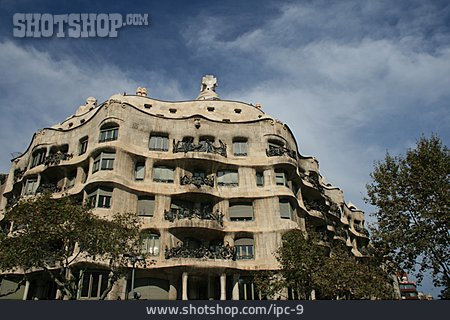 
                Weltkulturerbe, Barcelona, Casa Milà, Antoni Gaudí                   