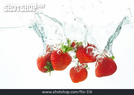 
                Wasser, Erdbeere, Spritzen                   