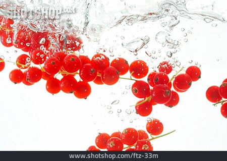 
                Wasser, Rote Johannisbeere, Spritzen                   