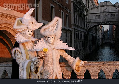 
                Karneval, Venedig, Seufzerbrücke                   
