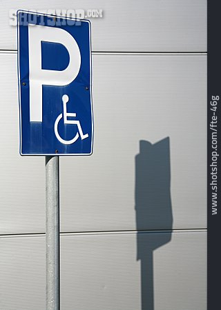 
                Verkehrsschild, Parkplatz, Behindertenparkplatz                   