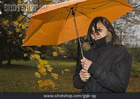 
                Teenager, Herbst, Regen                   