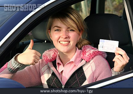 
                Mädchen, Führerschein                   