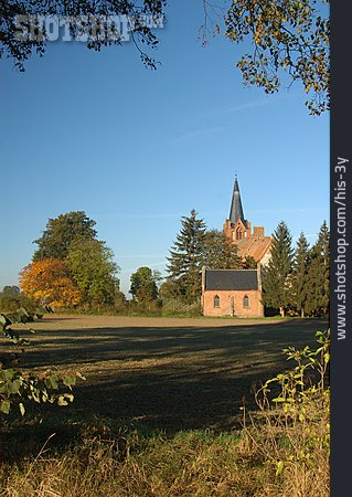 
                Johanniskirche, Kartlow, Kruckow                   