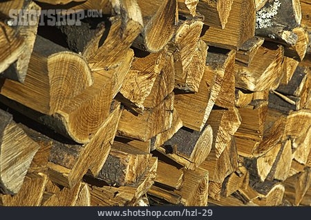 
                Holzstapel, Brennholz                   