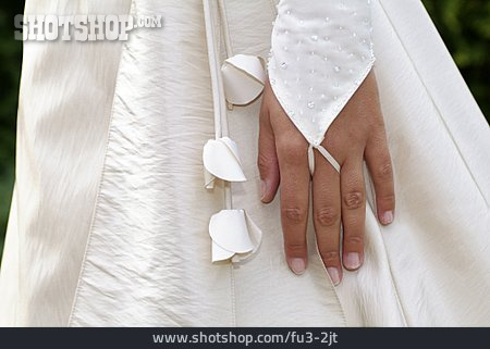 
                Hand, Braut, Brautkleid                   