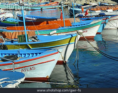 
                Fischerboot, Anlegestelle, Mediterran                   