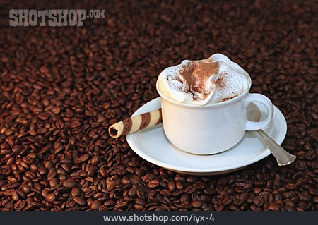 
                Milchschaum, Kaffeetasse, Kaffeebohne, Cappuccino                   