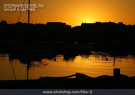 
                Sonnenuntergang, Hafen                   