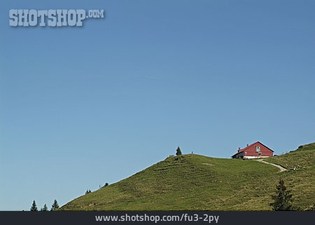 
                Wolkenloser Himmel, Berghütte, Alm, Oberstaufen                   