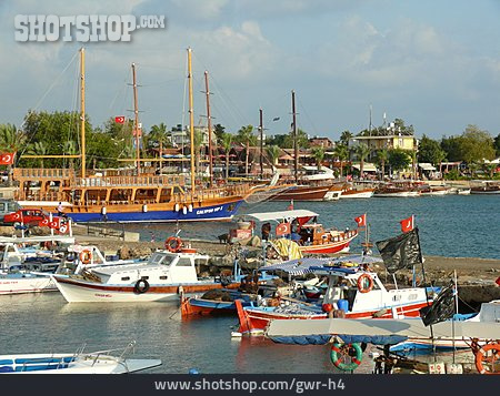 
                Boot, Hafen, Türkei                   