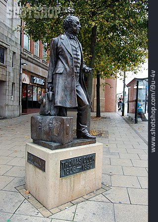 
                Statue, Leicester, Thomas Cook                   