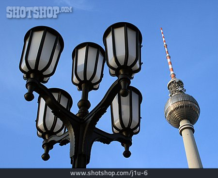 
                Berlin, Fernsehturm, Straßenlaterne                   