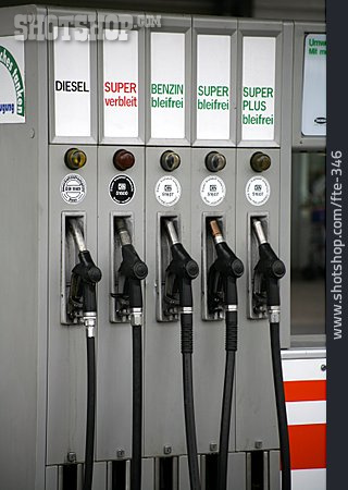 Tanken Zapfsäule Kraftstoff, Lizenzfreies Bild fte-346