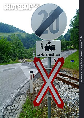 
                Schienenverkehr, Verkehrszeichen, Andreaskreuz                   