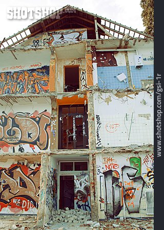 
                Zerstörung, Graffiti, Abrisshaus                   