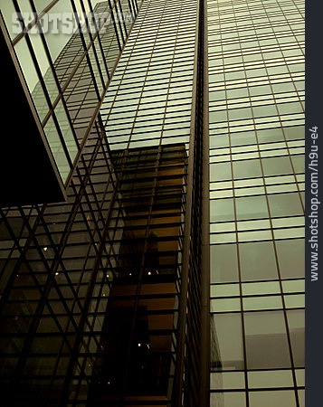 
                Spiegelung, Bürogebäude, Hochhaus, Glasfront                   
