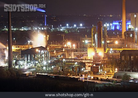 
                Nacht, Industriegebäude                   