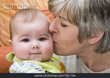 
                Großmutter, Baby, Küssen                   