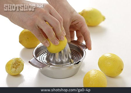 
                Zitronensaft, Zitronenpresse                   