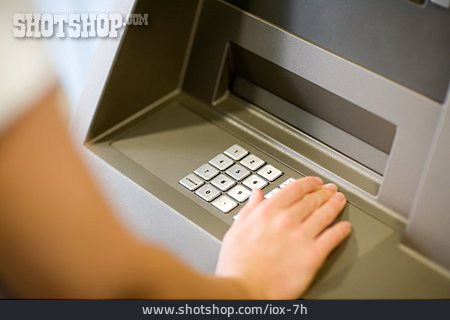 
                Geldautomat, Geheimzahl, Eintippen                   