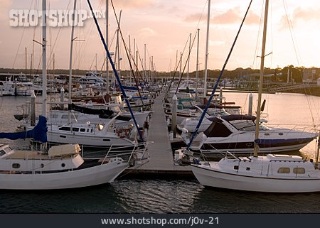 
                Yachthafen, Bootssteg, Hervey Bay                   