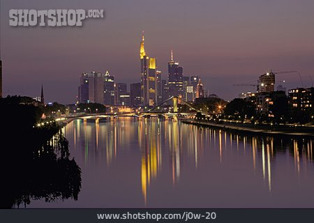 
                Skyline, Frankfurt                   