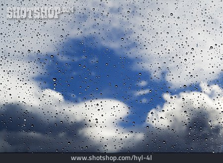 
                Regentropfen, Fensterscheibe                   