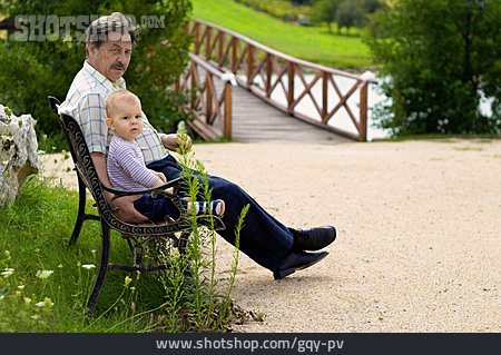 
                Enkel, Großvater, Kinderbetreuung                   