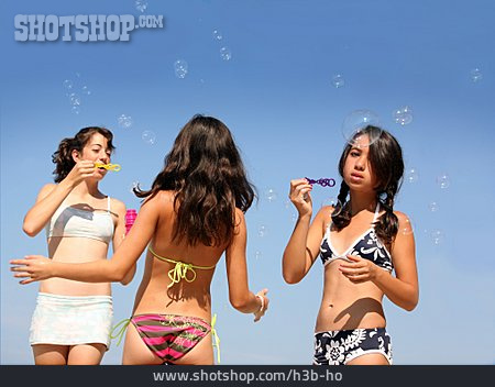
                Mädchen, Sommer, Leichtigkeit, Seifenblase                   