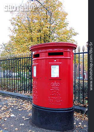 
                England, Briefkasten, Royal Mail                   
