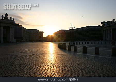 
                Sonnenuntergang, Rom, Vatikan, Petersplatz                   