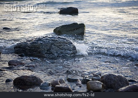 
                Stein, Ufer, Wasserspritzer                   