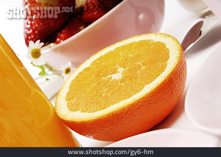 
                Gesunde Ernährung, Orangenhälfte                   